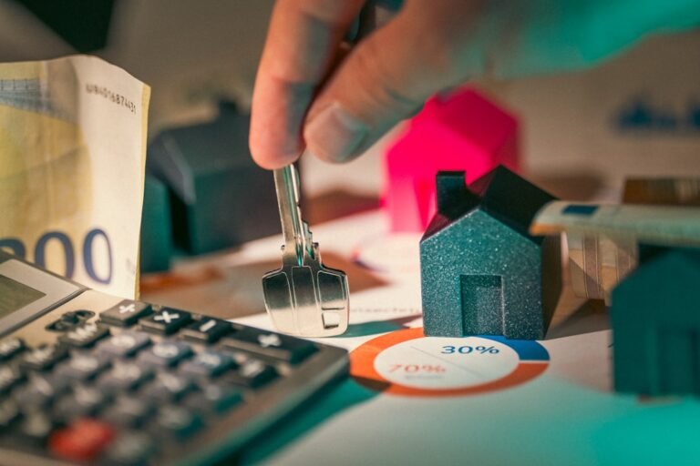 how to compare homeowners insurance policies and deductibles